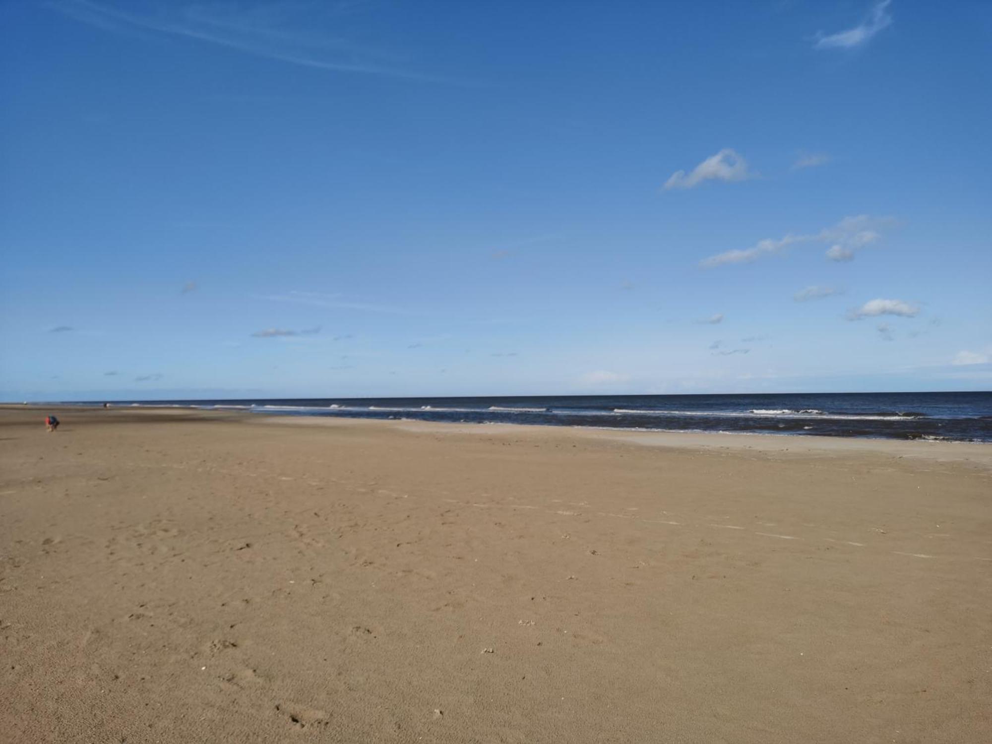Golden Sands Beach Activities Sea Holiday Relax Mablethorpe Luaran gambar