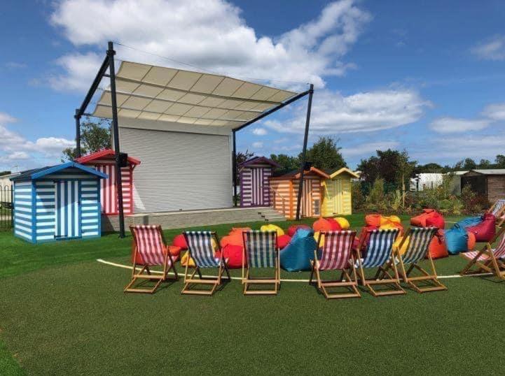 Golden Sands Beach Activities Sea Holiday Relax Mablethorpe Luaran gambar